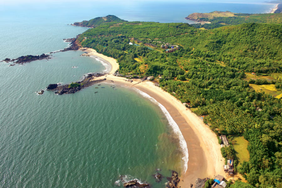 resorts in gokarna om beach road